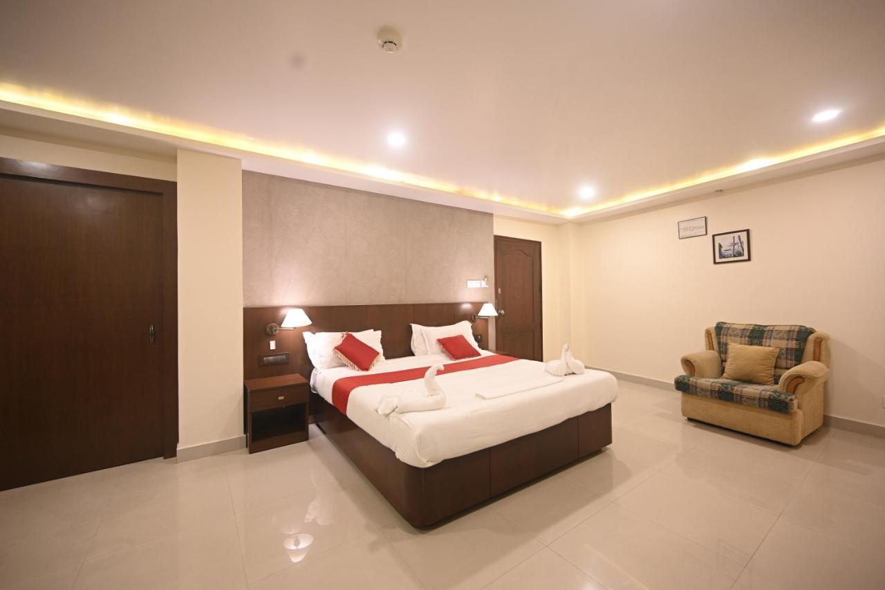 Hotel Bhagavath Gardens Chengannur Exterior foto