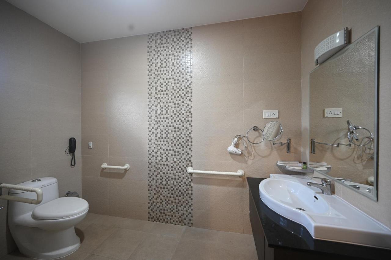 Hotel Bhagavath Gardens Chengannur Exterior foto