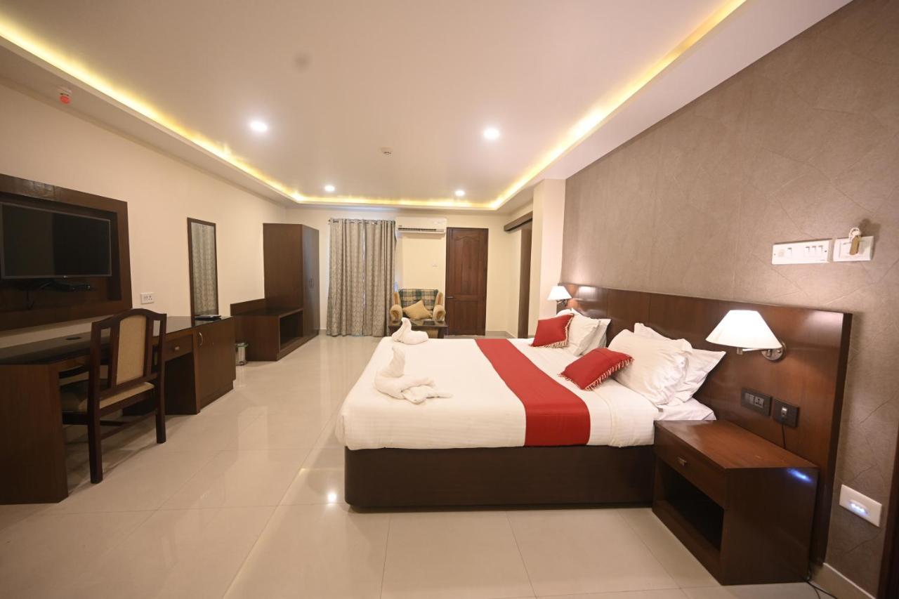 Hotel Bhagavath Gardens Chengannur Exterior foto